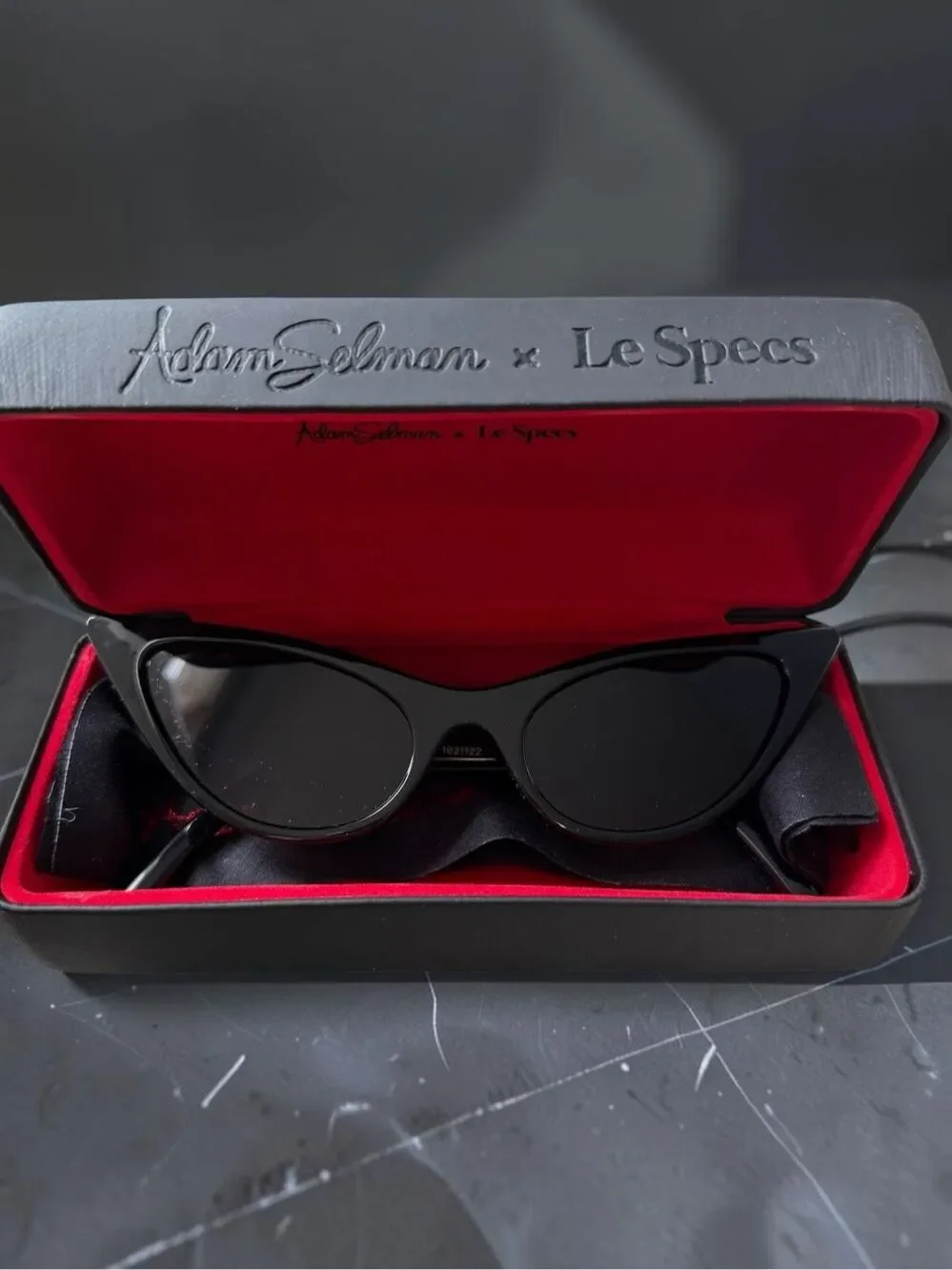 Adam Selman x Le Specs The Prowler Black Cat Eye Sunglasses Case 1821122